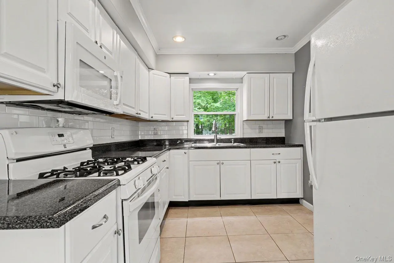 59 Oakwood Drive, Southeast, NY, 3 Bedrooms Bedrooms, 6 Rooms Rooms,1 BathroomBathrooms,Residential,For Rent,Oakwood,0,1007017 59 Oakwood Drive, Southeast, NY, 3 Bedrooms Bedrooms, 6 Rooms Rooms,1 BathroomBathrooms,Residential,For Rent,Oakwood,0,1007017