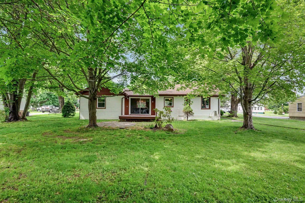 59 Oakwood Drive, Southeast, NY, 3 Bedrooms Bedrooms, 6 Rooms Rooms,1 BathroomBathrooms,Residential,For Rent,Oakwood,0,1007017 59 Oakwood Drive, Southeast, NY, 3 Bedrooms Bedrooms, 6 Rooms Rooms,1 BathroomBathrooms,Residential,For Rent,Oakwood,0,1007017