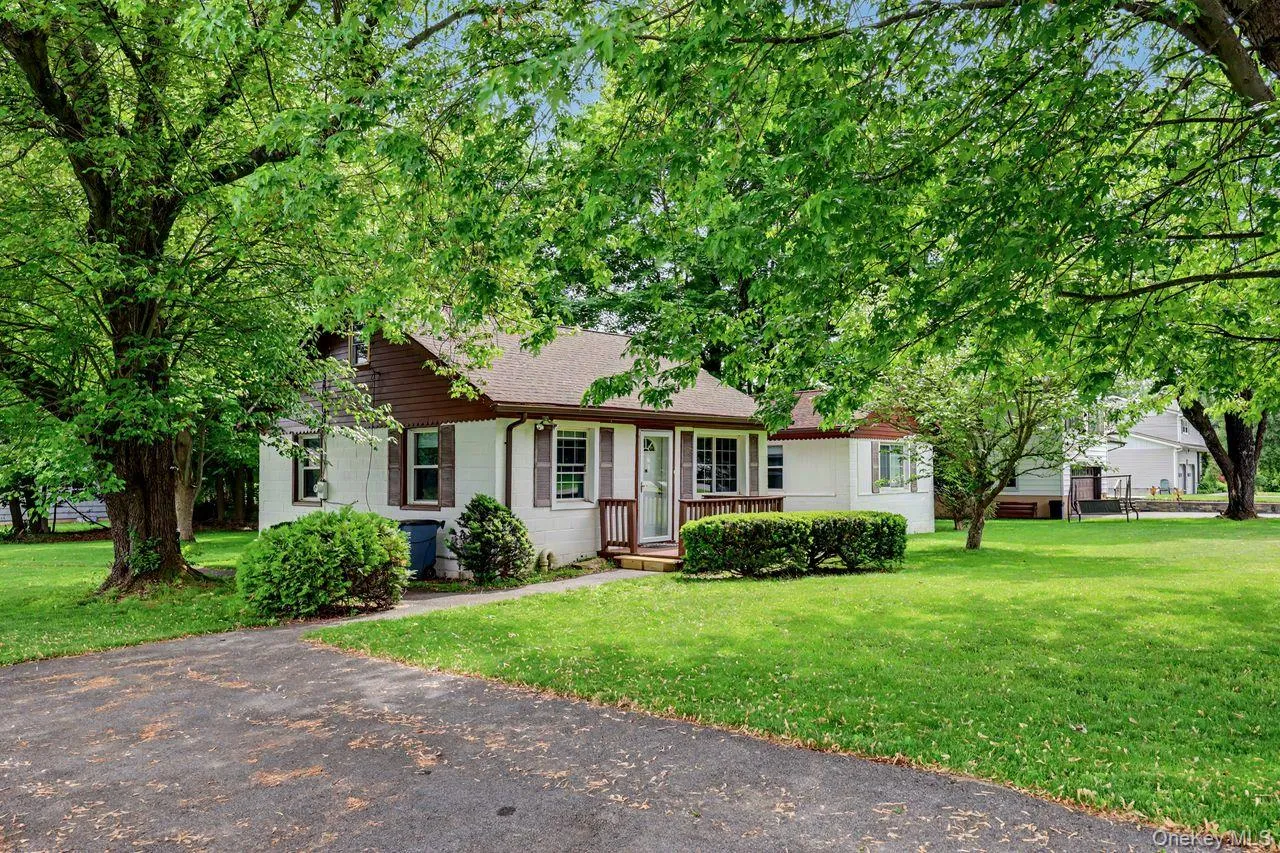 59 Oakwood Drive, Southeast, NY, 3 Bedrooms Bedrooms, 6 Rooms Rooms,1 BathroomBathrooms,Residential,For Rent,Oakwood,0,1007017 59 Oakwood Drive, Southeast, NY, 3 Bedrooms Bedrooms, 6 Rooms Rooms,1 BathroomBathrooms,Residential,For Rent,Oakwood,0,1007017