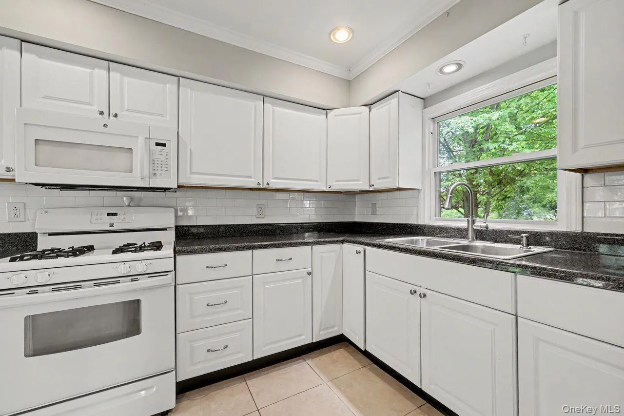 59 Oakwood Drive, Southeast, NY, 3 Bedrooms Bedrooms, 6 Rooms Rooms,1 BathroomBathrooms,Residential,For Rent,Oakwood,0,1007017 59 Oakwood Drive, Southeast, NY, 3 Bedrooms Bedrooms, 6 Rooms Rooms,1 BathroomBathrooms,Residential,For Rent,Oakwood,0,1007017