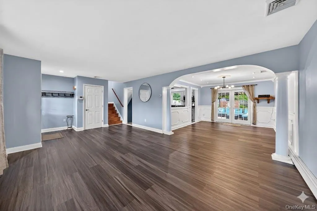 6 Oxford Place, Blooming Grove, NY, 4 Bedrooms Bedrooms, 8 Rooms Rooms,2 BathroomsBathrooms,Residential,For Rent,Oxford,0,1007019 6 Oxford Place, Blooming Grove, NY, 4 Bedrooms Bedrooms, 8 Rooms Rooms,2 BathroomsBathrooms,Residential,For Rent,Oxford,0,1007019