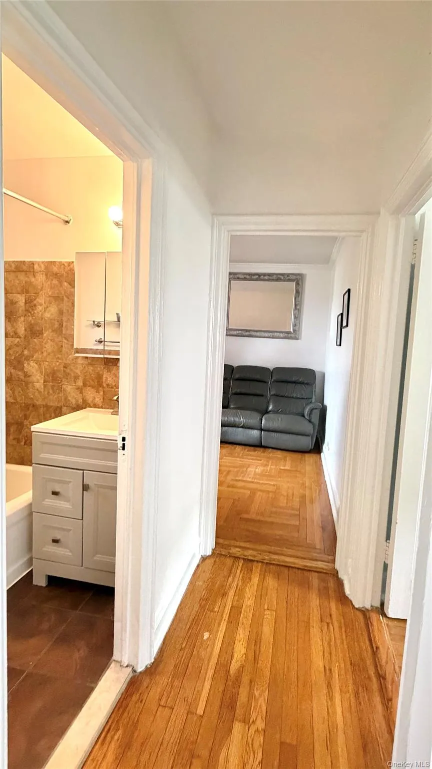 48-42 44th Street, New York, NY, 1 Bedroom Bedrooms, 4 Rooms Rooms,1 BathroomBathrooms,Residential,For Rent,44th Street,0,1007021 48-42 44th Street, New York, NY, 1 Bedroom Bedrooms, 4 Rooms Rooms,1 BathroomBathrooms,Residential,For Rent,44th Street,0,1007021