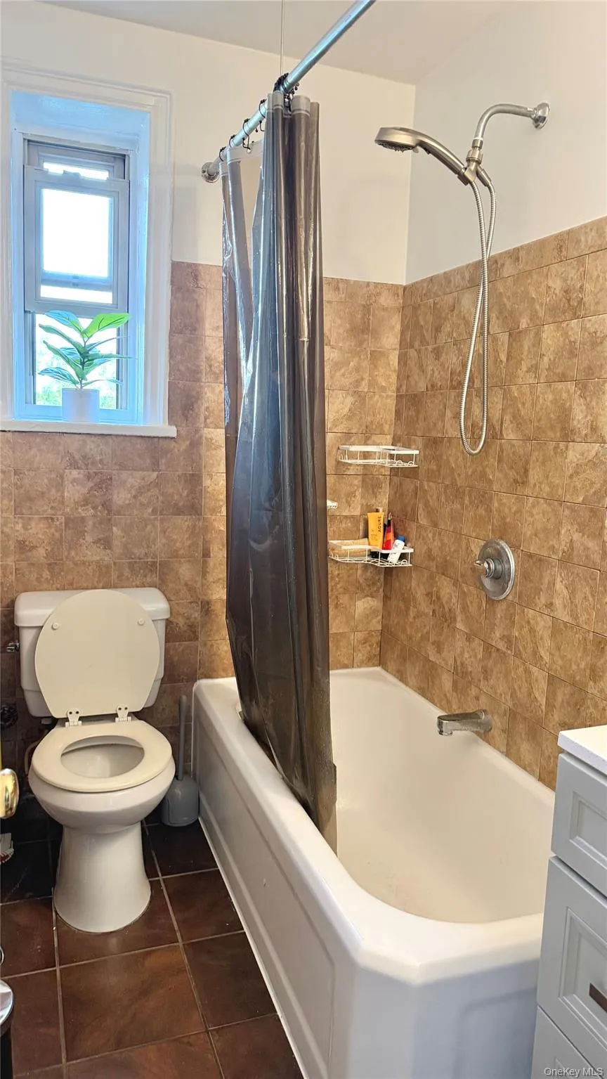48-42 44th Street, New York, NY, 1 Bedroom Bedrooms, 4 Rooms Rooms,1 BathroomBathrooms,Residential,For Rent,44th Street,0,1007021 48-42 44th Street, New York, NY, 1 Bedroom Bedrooms, 4 Rooms Rooms,1 BathroomBathrooms,Residential,For Rent,44th Street,0,1007021