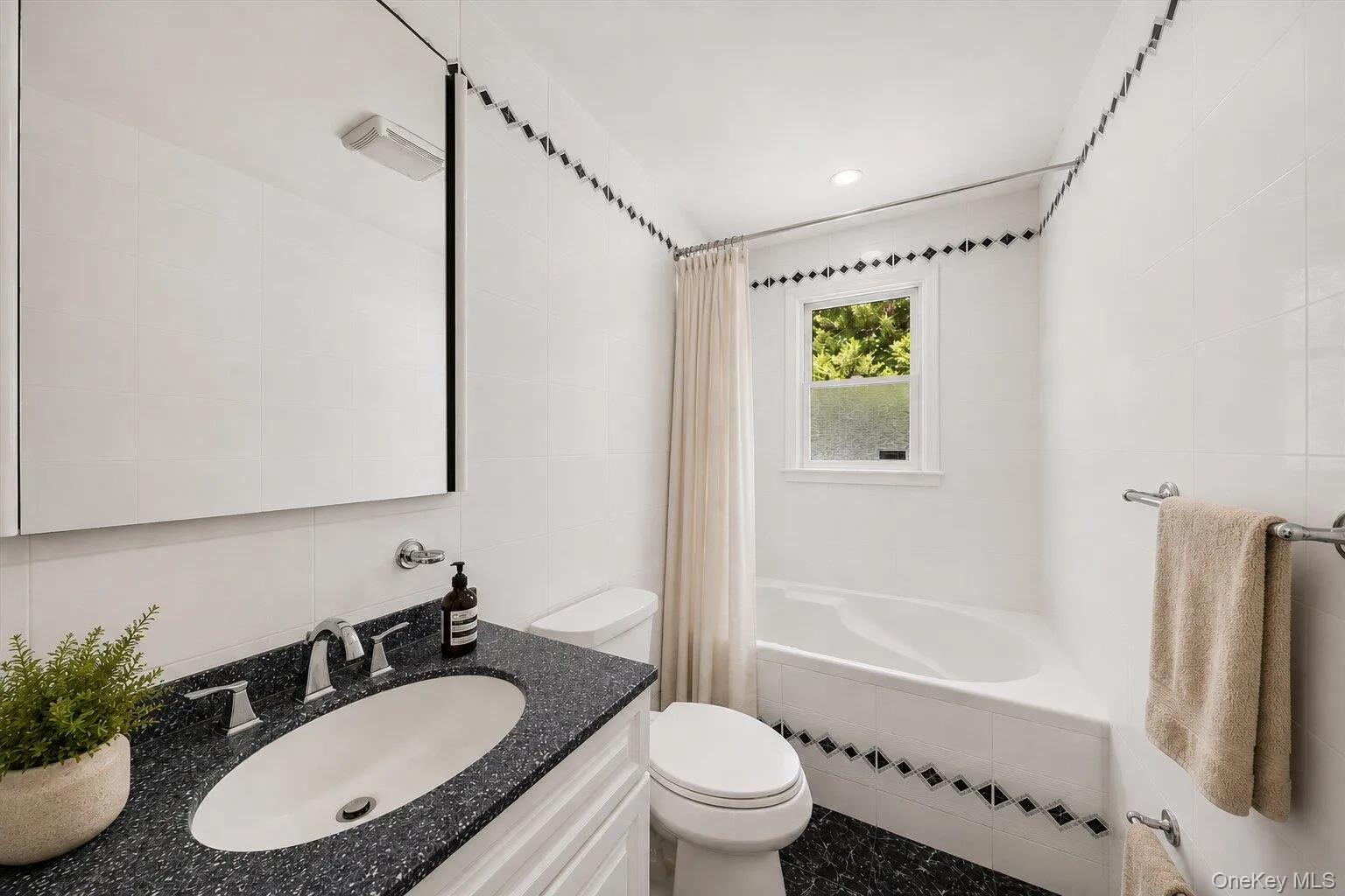 21 Beall Circle, Yonkers, NY, 5 Bedrooms Bedrooms, 8 Rooms Rooms,3 BathroomsBathrooms,Residential Lease,For Rent,Beall,0,1007022 21 Beall Circle, Yonkers, NY, 5 Bedrooms Bedrooms, 8 Rooms Rooms,3 BathroomsBathrooms,Residential Lease,For Rent,Beall,0,1007022