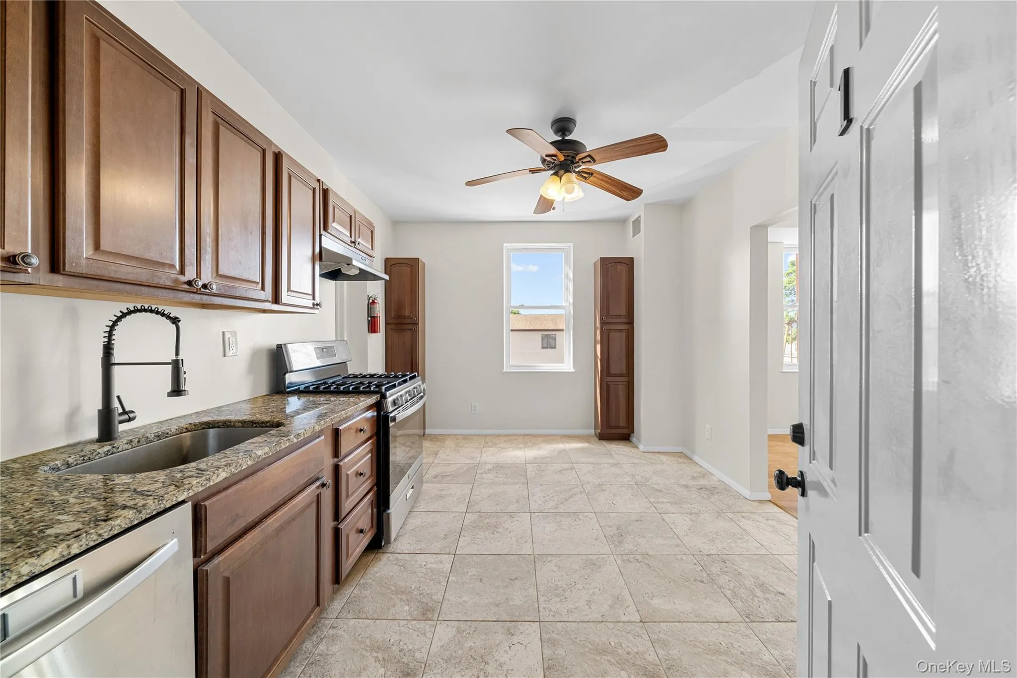402 Jericho Turnpike, Hempstead, NY, 1 Bedroom Bedrooms, 3 Rooms Rooms,1 BathroomBathrooms,Residential Lease,For Rent,Jericho,0,1007025 402 Jericho Turnpike, Hempstead, NY, 1 Bedroom Bedrooms, 3 Rooms Rooms,1 BathroomBathrooms,Residential Lease,For Rent,Jericho,0,1007025