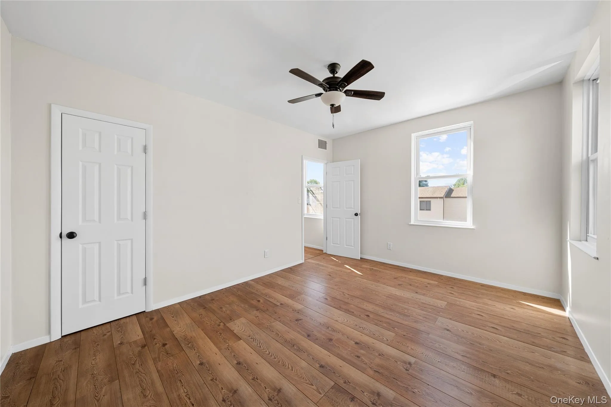 402 Jericho Turnpike, Hempstead, NY, 1 Bedroom Bedrooms, 3 Rooms Rooms,1 BathroomBathrooms,Residential Lease,For Rent,Jericho,0,1007025 402 Jericho Turnpike, Hempstead, NY, 1 Bedroom Bedrooms, 3 Rooms Rooms,1 BathroomBathrooms,Residential Lease,For Rent,Jericho,0,1007025
