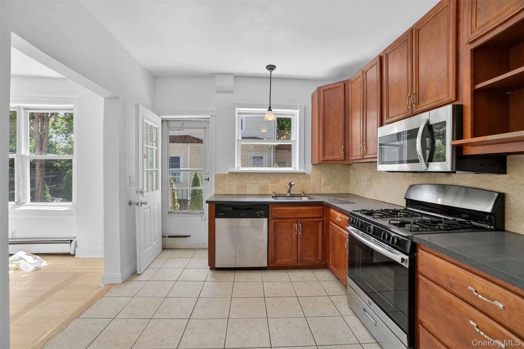 15 Desmond Avenue, Yonkers, NY, 4 Bedrooms Bedrooms, 9 Rooms Rooms,2 BathroomsBathrooms,Residential,For Rent,Desmond,0,1007026 15 Desmond Avenue, Yonkers, NY, 4 Bedrooms Bedrooms, 9 Rooms Rooms,2 BathroomsBathrooms,Residential,For Rent,Desmond,0,1007026