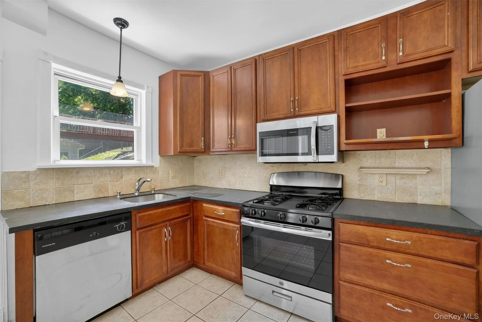 15 Desmond Avenue, Yonkers, NY, 4 Bedrooms Bedrooms, 9 Rooms Rooms,2 BathroomsBathrooms,Residential,For Rent,Desmond,0,1007026 15 Desmond Avenue, Yonkers, NY, 4 Bedrooms Bedrooms, 9 Rooms Rooms,2 BathroomsBathrooms,Residential,For Rent,Desmond,0,1007026