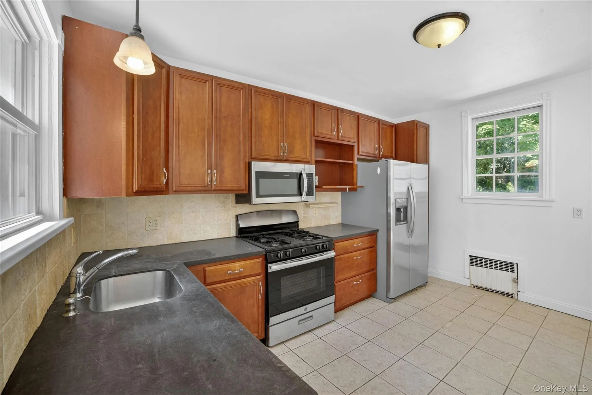15 Desmond Avenue, Yonkers, NY, 4 Bedrooms Bedrooms, 9 Rooms Rooms,2 BathroomsBathrooms,Residential,For Rent,Desmond,0,1007026 15 Desmond Avenue, Yonkers, NY, 4 Bedrooms Bedrooms, 9 Rooms Rooms,2 BathroomsBathrooms,Residential,For Rent,Desmond,0,1007026