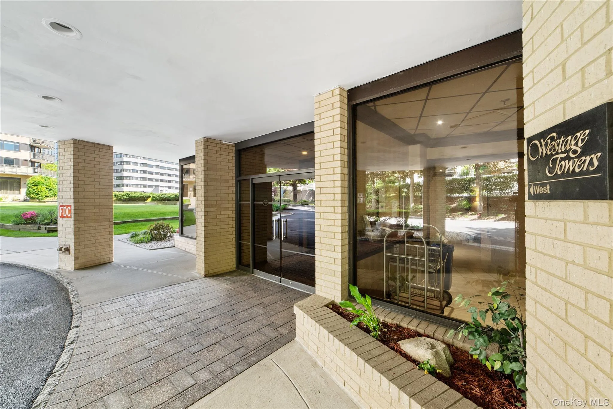 25 Rockledge Avenue, White Plains, NY, 1 Bedroom Bedrooms, 5 Rooms Rooms,1 BathroomBathrooms,Residential,For Rent,Rockledge,0,1007028 25 Rockledge Avenue, White Plains, NY, 1 Bedroom Bedrooms, 5 Rooms Rooms,1 BathroomBathrooms,Residential,For Rent,Rockledge,0,1007028