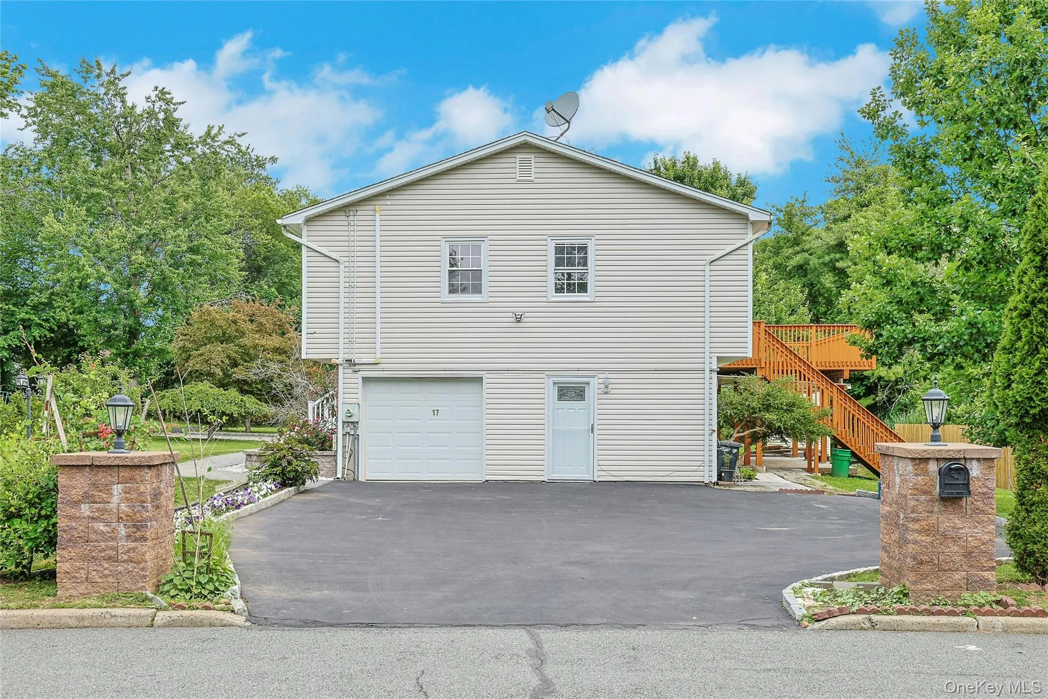 17 Quaspeak Road, Clarkstown, NY, 5 Bedrooms Bedrooms, 9 Rooms Rooms,3 BathroomsBathrooms,Residential,For Rent,Quaspeak,0,1007035 17 Quaspeak Road, Clarkstown, NY, 5 Bedrooms Bedrooms, 9 Rooms Rooms,3 BathroomsBathrooms,Residential,For Rent,Quaspeak,0,1007035