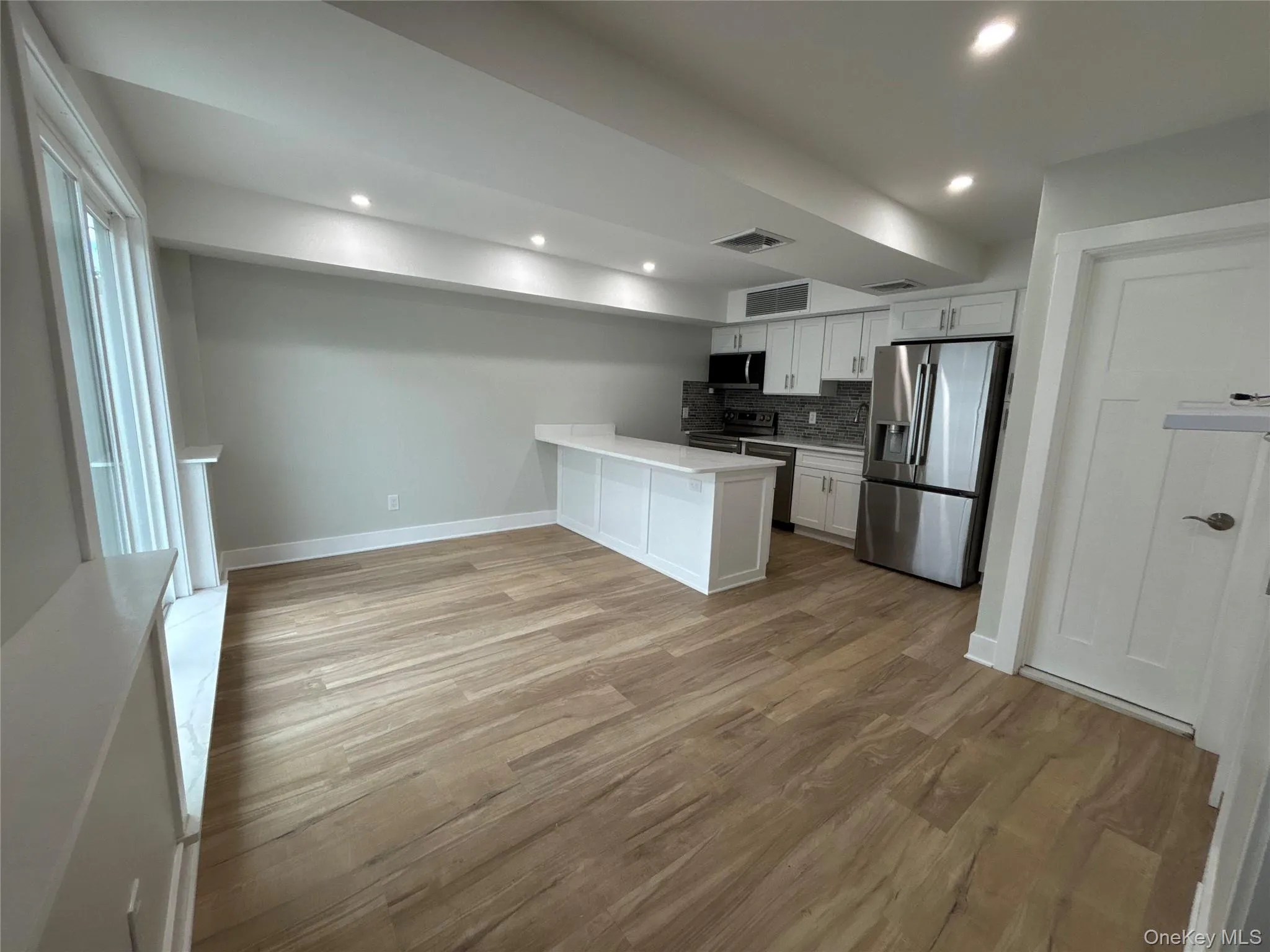 Spacious eat-in kitchen Spacious eat-in kitchen