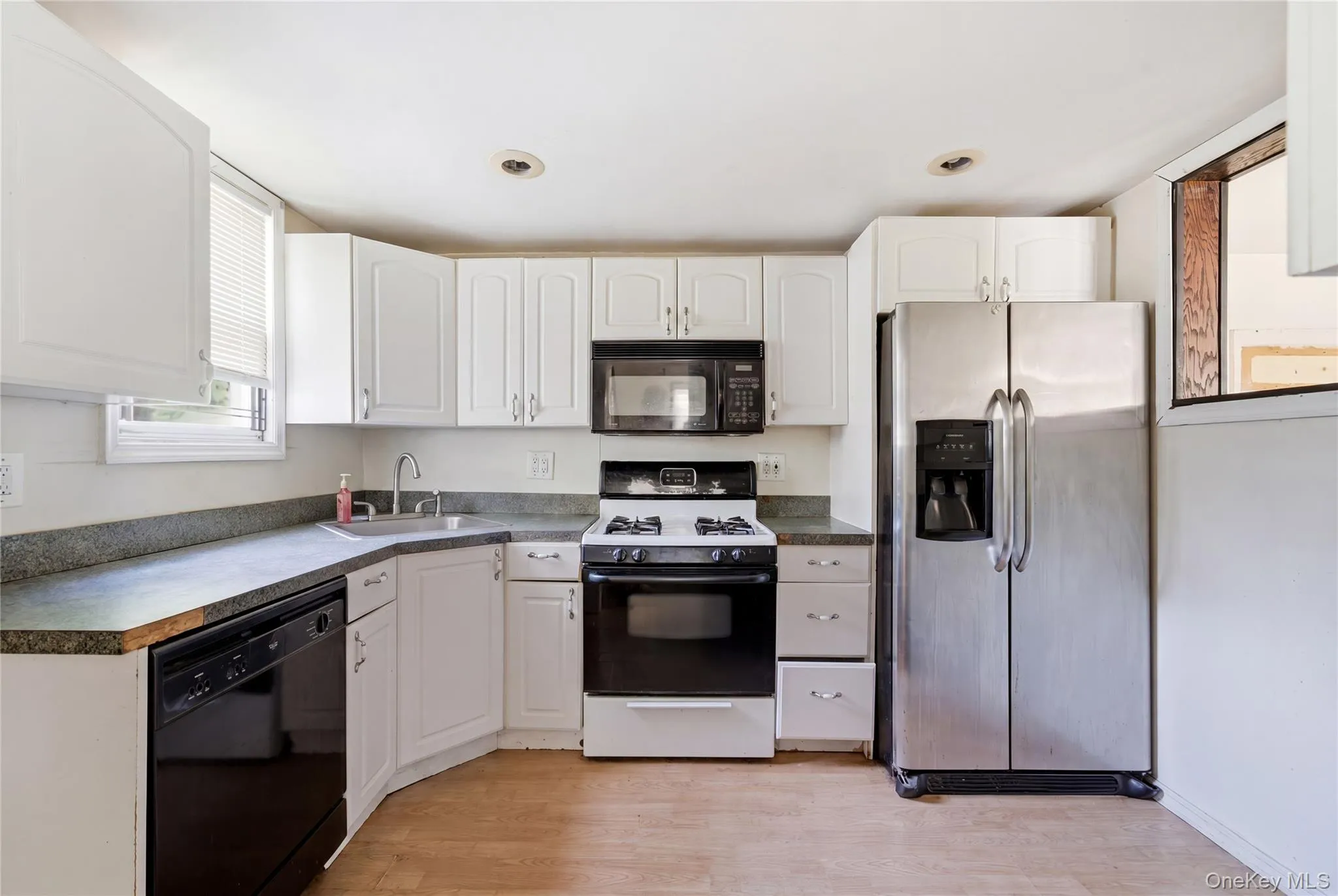 606 Irene Street, Hempstead, NY, 3 Bedrooms Bedrooms, 7 Rooms Rooms,2 BathroomsBathrooms,Residential,For Rent,Irene,0,1007042 606 Irene Street, Hempstead, NY, 3 Bedrooms Bedrooms, 7 Rooms Rooms,2 BathroomsBathrooms,Residential,For Rent,Irene,0,1007042