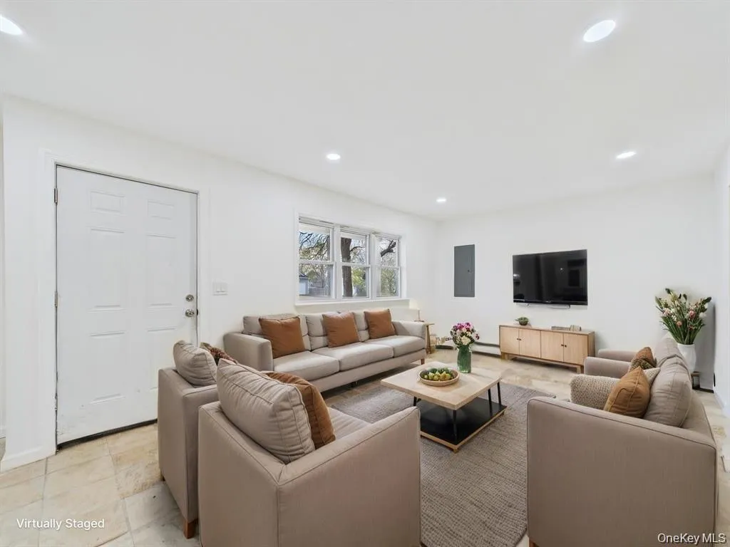 613 Bourdois Avenue, Brookhaven, NY, 4 Bedrooms Bedrooms, 10 Rooms Rooms,3 BathroomsBathrooms,Residential,For Rent,Bourdois,0,1007047 613 Bourdois Avenue, Brookhaven, NY, 4 Bedrooms Bedrooms, 10 Rooms Rooms,3 BathroomsBathrooms,Residential,For Rent,Bourdois,0,1007047