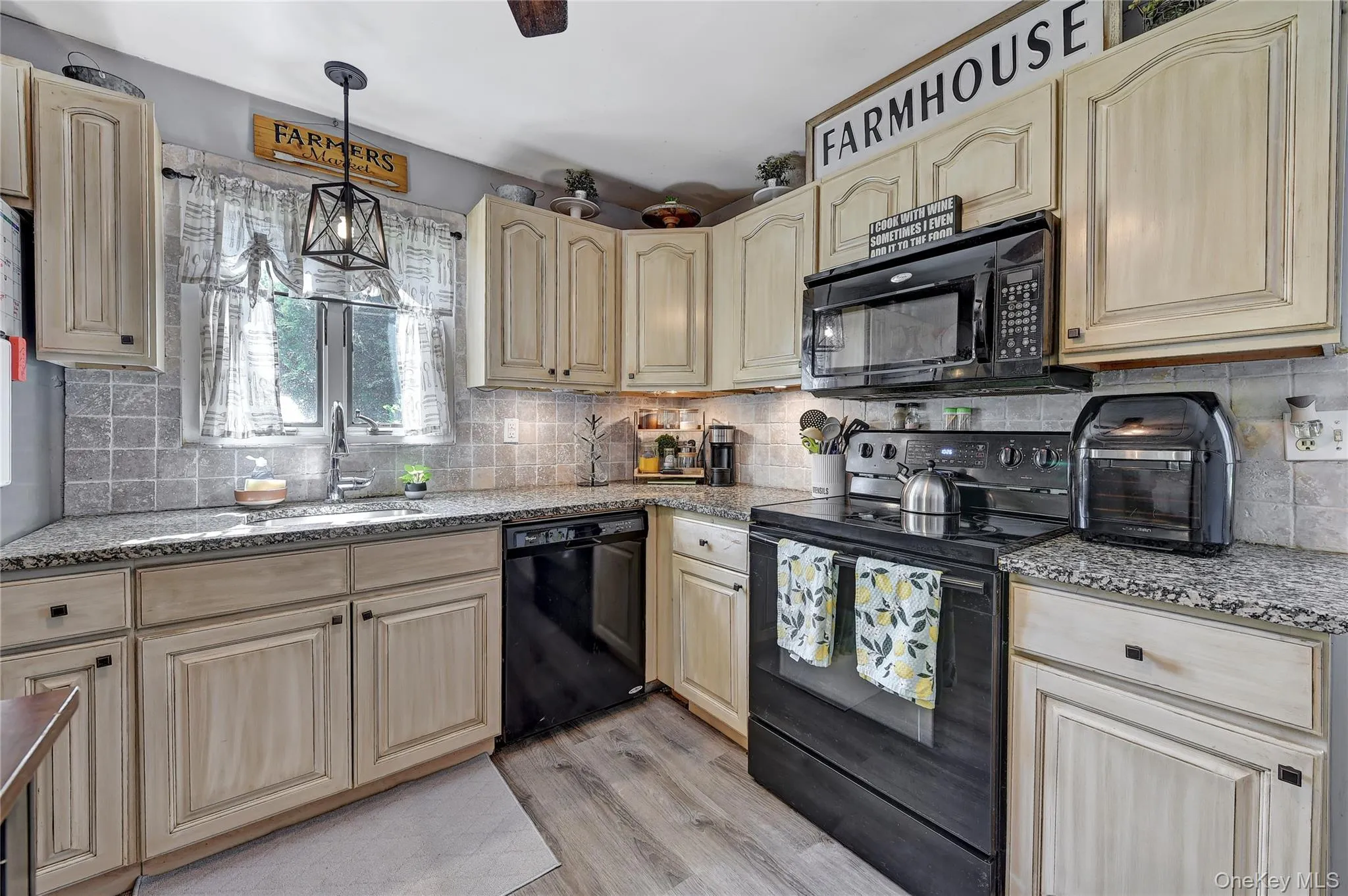 145 South Street, Marlboro, NY, 3 Bedrooms Bedrooms, 5 Rooms Rooms,1 BathroomBathrooms,Residential,For Rent,South,0,1007051 145 South Street, Marlboro, NY, 3 Bedrooms Bedrooms, 5 Rooms Rooms,1 BathroomBathrooms,Residential,For Rent,South,0,1007051