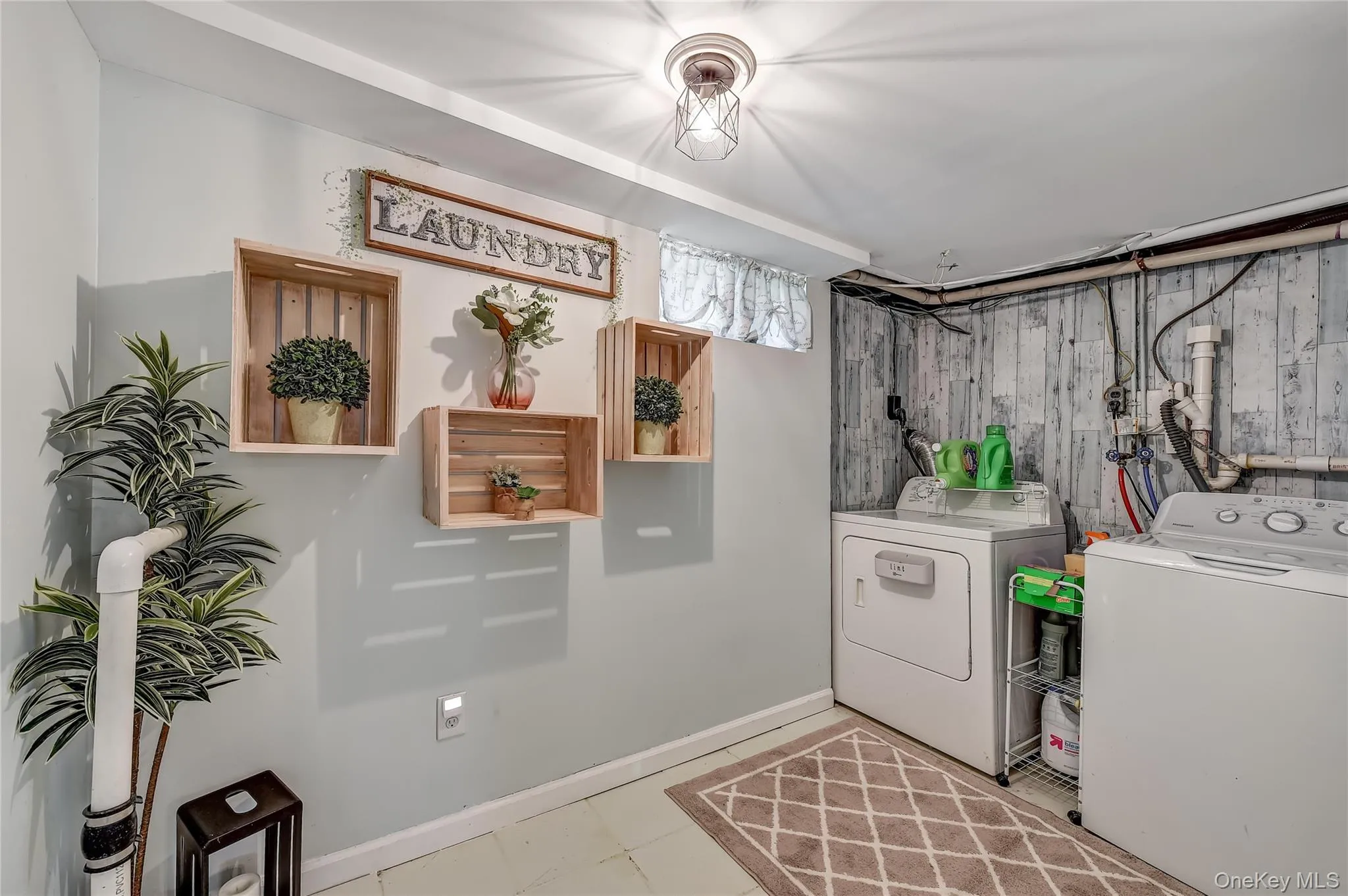 145 South Street, Marlboro, NY, 3 Bedrooms Bedrooms, 5 Rooms Rooms,1 BathroomBathrooms,Residential,For Rent,South,0,1007051 145 South Street, Marlboro, NY, 3 Bedrooms Bedrooms, 5 Rooms Rooms,1 BathroomBathrooms,Residential,For Rent,South,0,1007051