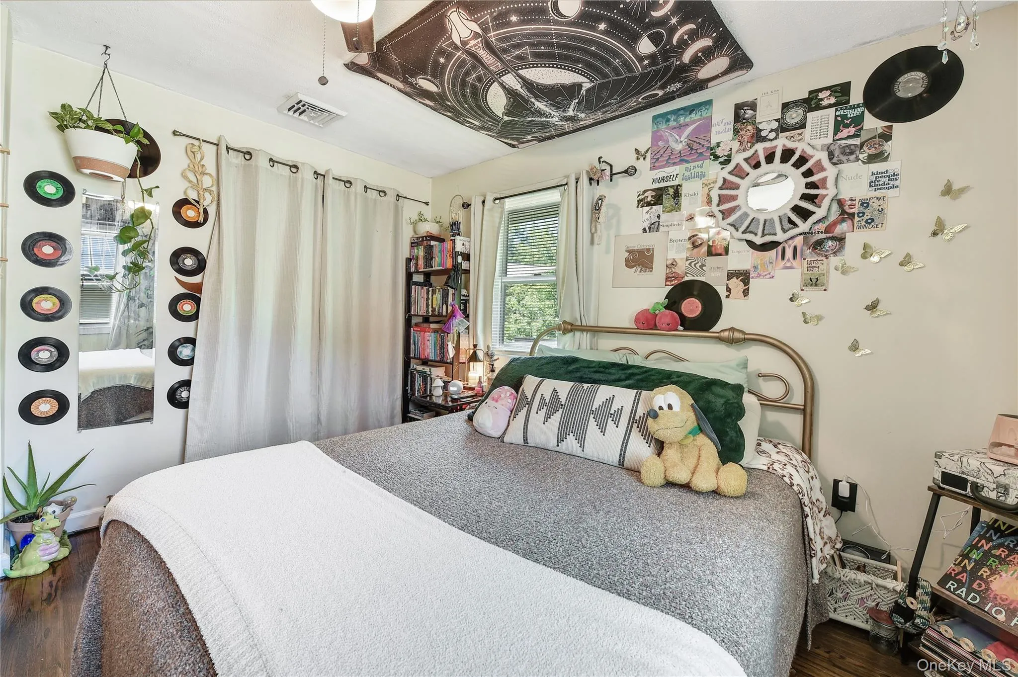 145 South Street, Marlboro, NY, 3 Bedrooms Bedrooms, 5 Rooms Rooms,1 BathroomBathrooms,Residential,For Rent,South,0,1007051 145 South Street, Marlboro, NY, 3 Bedrooms Bedrooms, 5 Rooms Rooms,1 BathroomBathrooms,Residential,For Rent,South,0,1007051