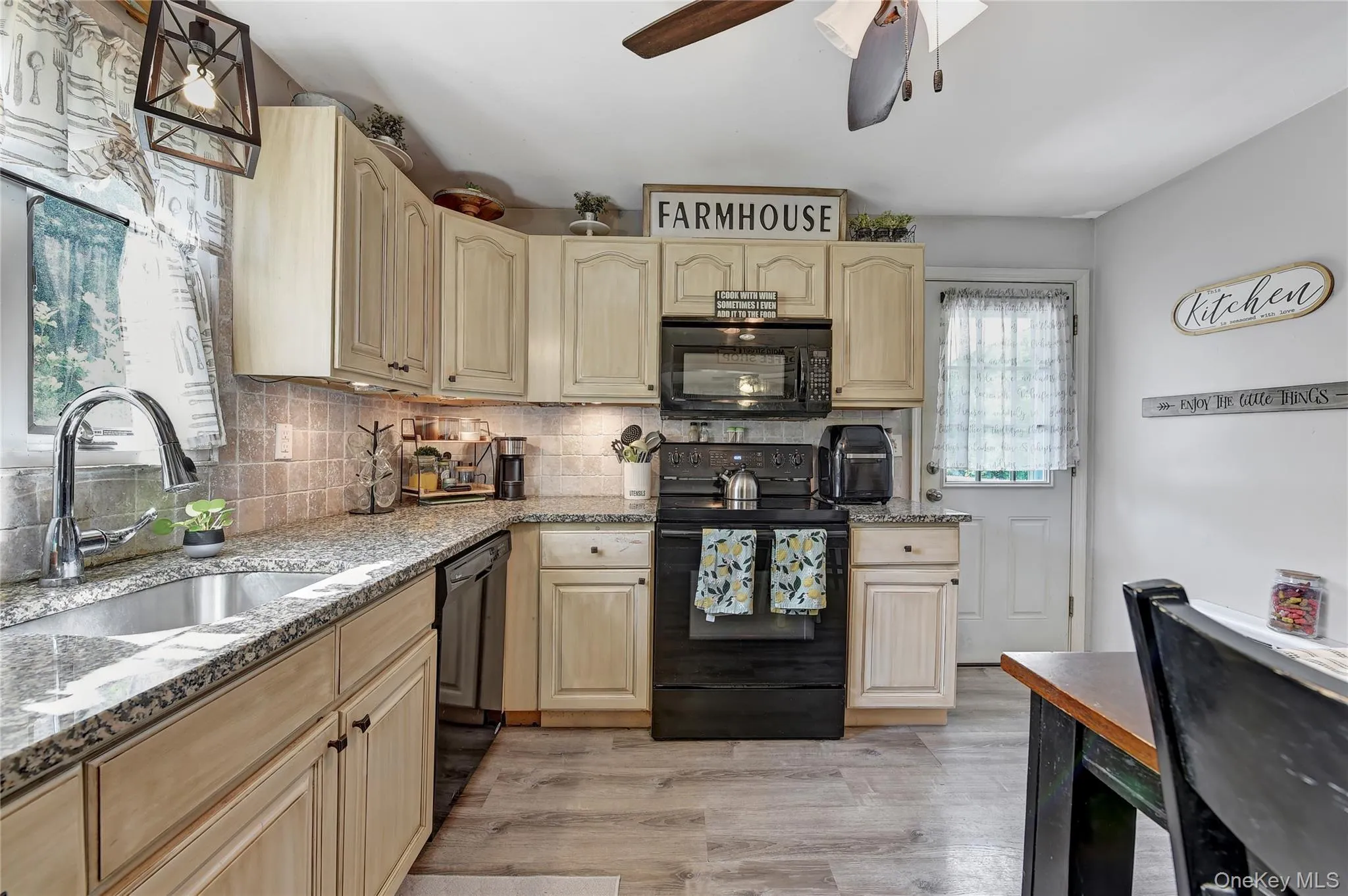 145 South Street, Marlboro, NY, 3 Bedrooms Bedrooms, 5 Rooms Rooms,1 BathroomBathrooms,Residential,For Rent,South,0,1007051 145 South Street, Marlboro, NY, 3 Bedrooms Bedrooms, 5 Rooms Rooms,1 BathroomBathrooms,Residential,For Rent,South,0,1007051