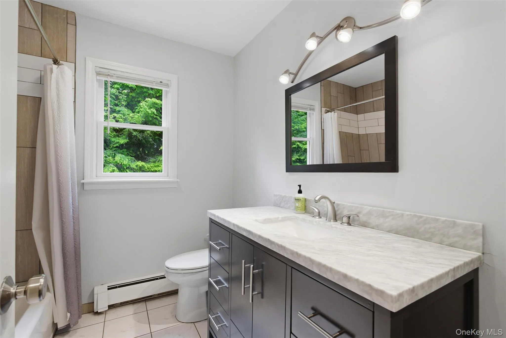 Hallway Full Bath Hallway Full Bath