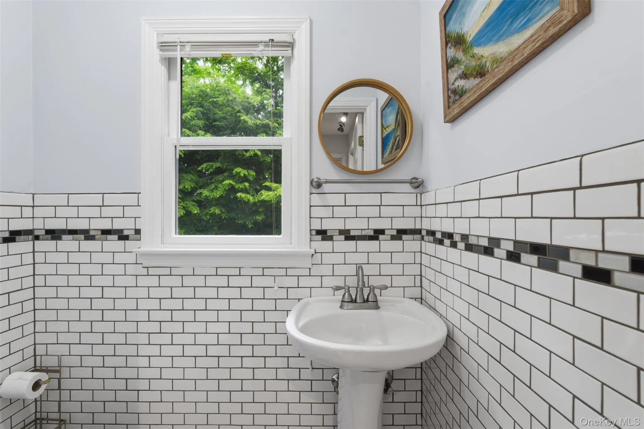 Half Bath, Lower Level. Half Bath, Lower Level.