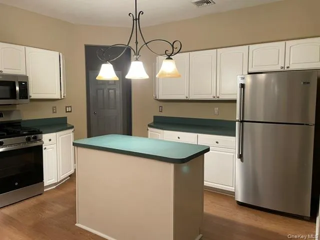 87 Summerfield Drive, Brookhaven, NY, 3 Bedrooms Bedrooms, 6 Rooms Rooms,2 BathroomsBathrooms,Residential,For Rent,Summerfield,0,1007056 87 Summerfield Drive, Brookhaven, NY, 3 Bedrooms Bedrooms, 6 Rooms Rooms,2 BathroomsBathrooms,Residential,For Rent,Summerfield,0,1007056