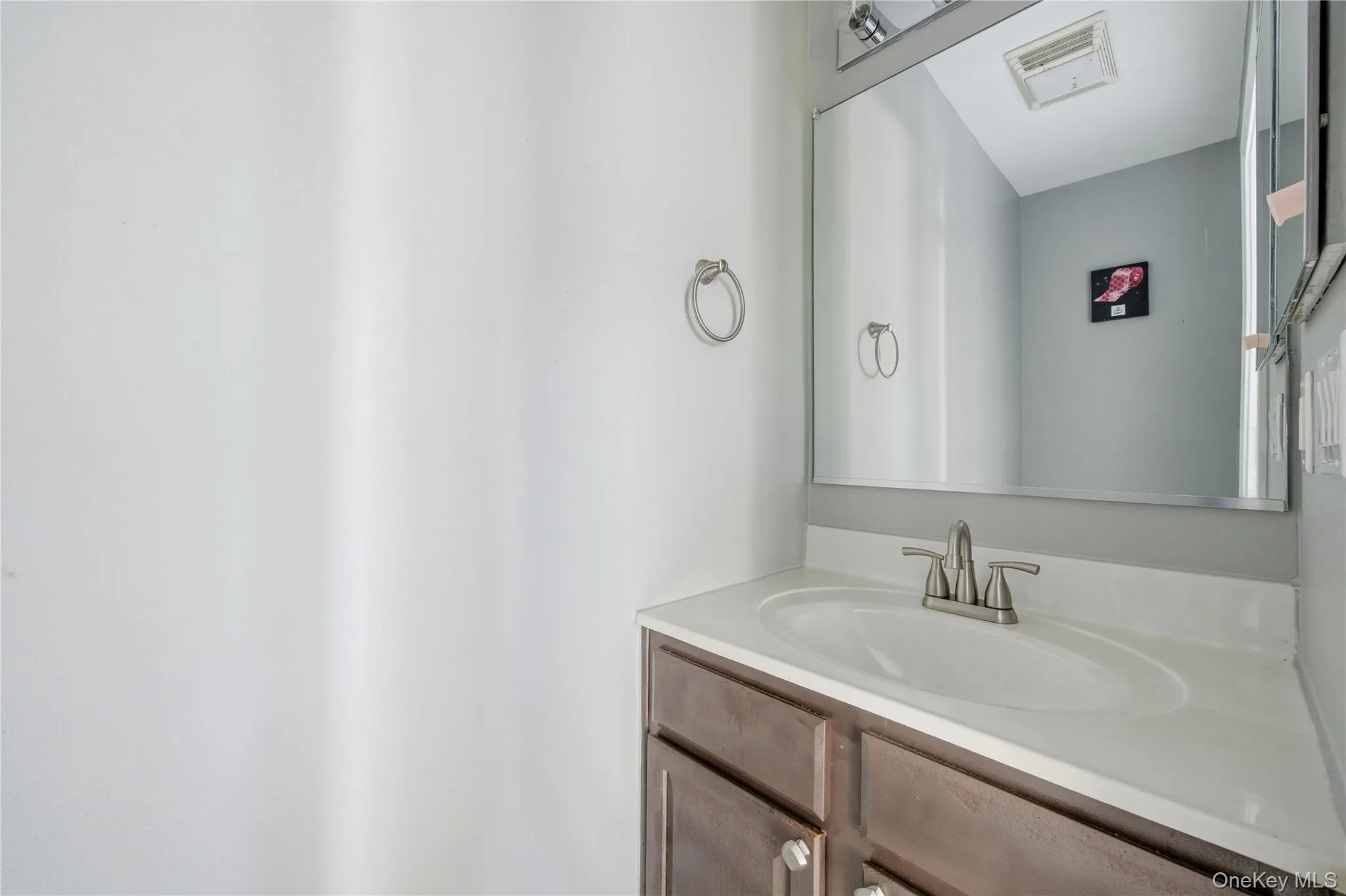 103 Hampton Avenue, Brookhaven, NY, 3 Bedrooms Bedrooms, 6 Rooms Rooms,1 BathroomBathrooms,Residential,For Rent,Hampton,0,1007063 103 Hampton Avenue, Brookhaven, NY, 3 Bedrooms Bedrooms, 6 Rooms Rooms,1 BathroomBathrooms,Residential,For Rent,Hampton,0,1007063