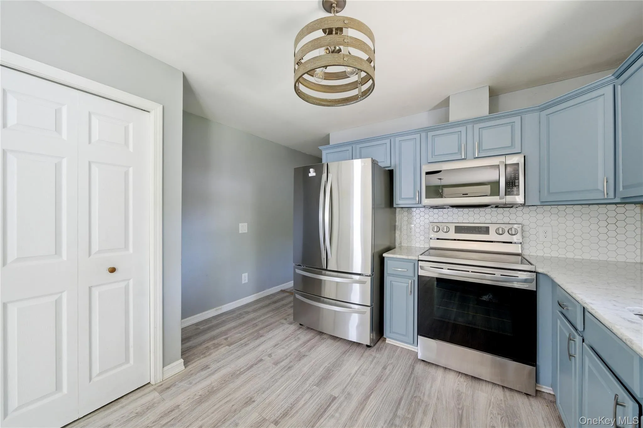 103 Hampton Avenue, Brookhaven, NY, 3 Bedrooms Bedrooms, 6 Rooms Rooms,1 BathroomBathrooms,Residential,For Rent,Hampton,0,1007063 103 Hampton Avenue, Brookhaven, NY, 3 Bedrooms Bedrooms, 6 Rooms Rooms,1 BathroomBathrooms,Residential,For Rent,Hampton,0,1007063