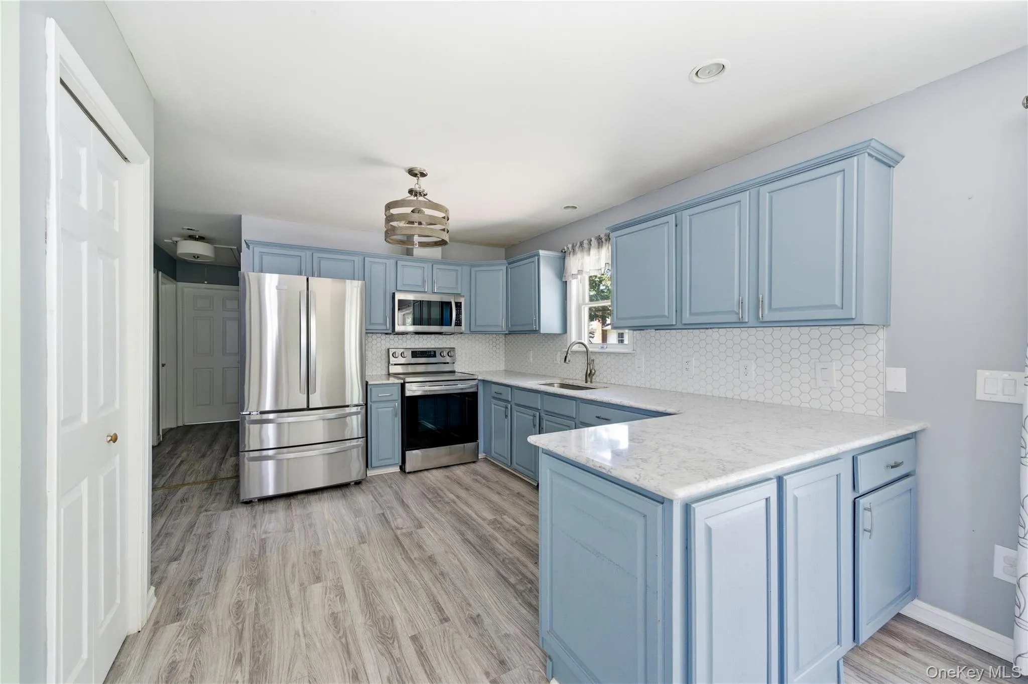 103 Hampton Avenue, Brookhaven, NY, 3 Bedrooms Bedrooms, 6 Rooms Rooms,1 BathroomBathrooms,Residential,For Rent,Hampton,0,1007063 103 Hampton Avenue, Brookhaven, NY, 3 Bedrooms Bedrooms, 6 Rooms Rooms,1 BathroomBathrooms,Residential,For Rent,Hampton,0,1007063