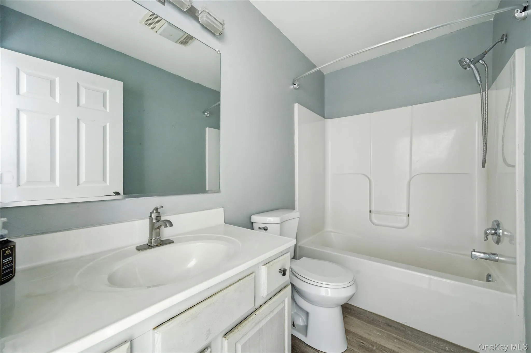 103 Hampton Avenue, Brookhaven, NY, 3 Bedrooms Bedrooms, 6 Rooms Rooms,1 BathroomBathrooms,Residential,For Rent,Hampton,0,1007063 103 Hampton Avenue, Brookhaven, NY, 3 Bedrooms Bedrooms, 6 Rooms Rooms,1 BathroomBathrooms,Residential,For Rent,Hampton,0,1007063