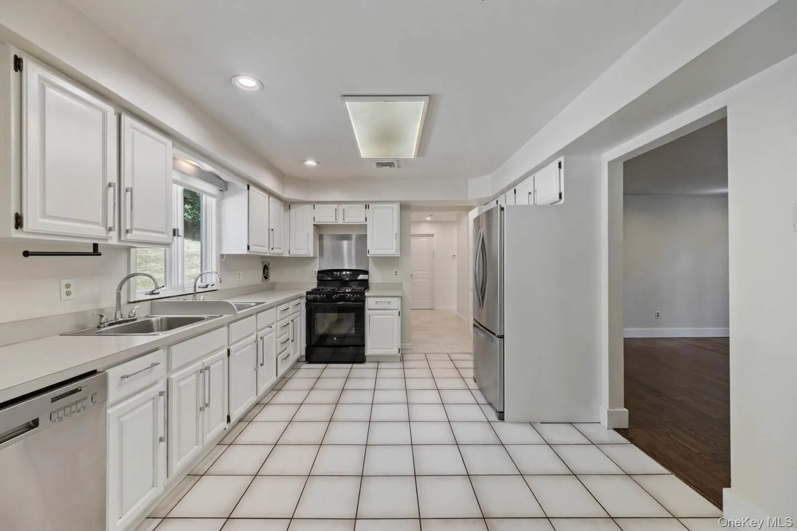 10 Demarest Road, Ramapo, NY, 6 Bedrooms Bedrooms, 14 Rooms Rooms,3 BathroomsBathrooms,Residential,For Rent,Demarest,0,1007064 10 Demarest Road, Ramapo, NY, 6 Bedrooms Bedrooms, 14 Rooms Rooms,3 BathroomsBathrooms,Residential,For Rent,Demarest,0,1007064