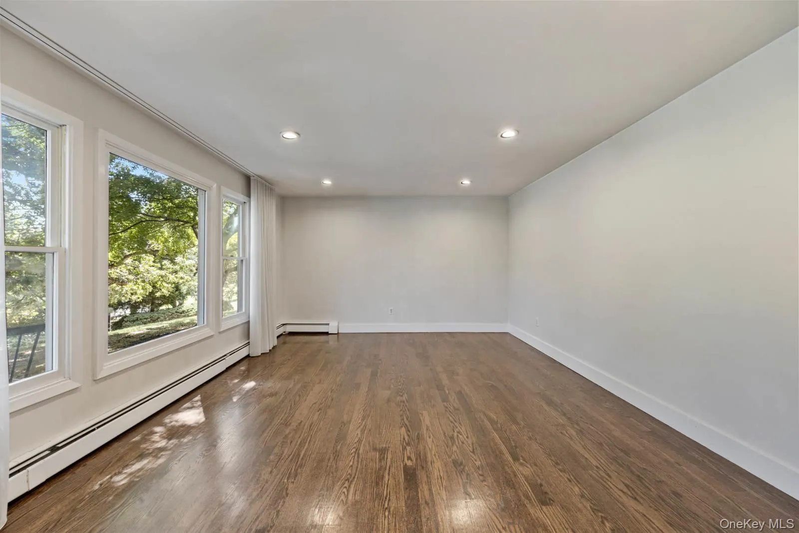 10 Demarest Road, Ramapo, NY, 6 Bedrooms Bedrooms, 14 Rooms Rooms,3 BathroomsBathrooms,Residential,For Rent,Demarest,0,1007064 10 Demarest Road, Ramapo, NY, 6 Bedrooms Bedrooms, 14 Rooms Rooms,3 BathroomsBathrooms,Residential,For Rent,Demarest,0,1007064