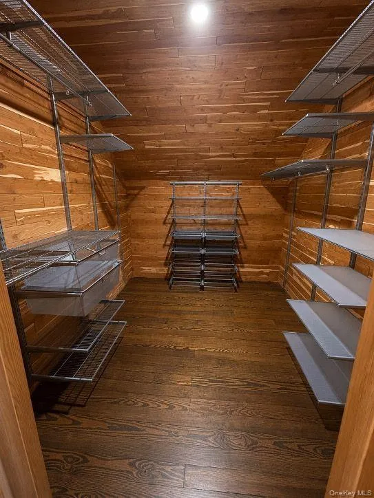 Custom Cedar Walk in closet (top floor) Custom Cedar Walk in closet (top floor)