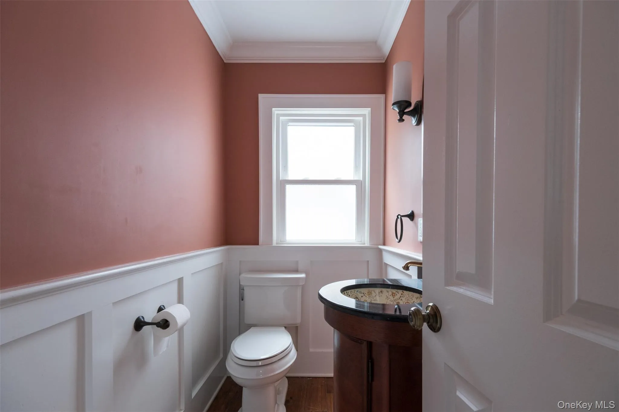 Half bathroom on the first floor Half bathroom on the first floor
