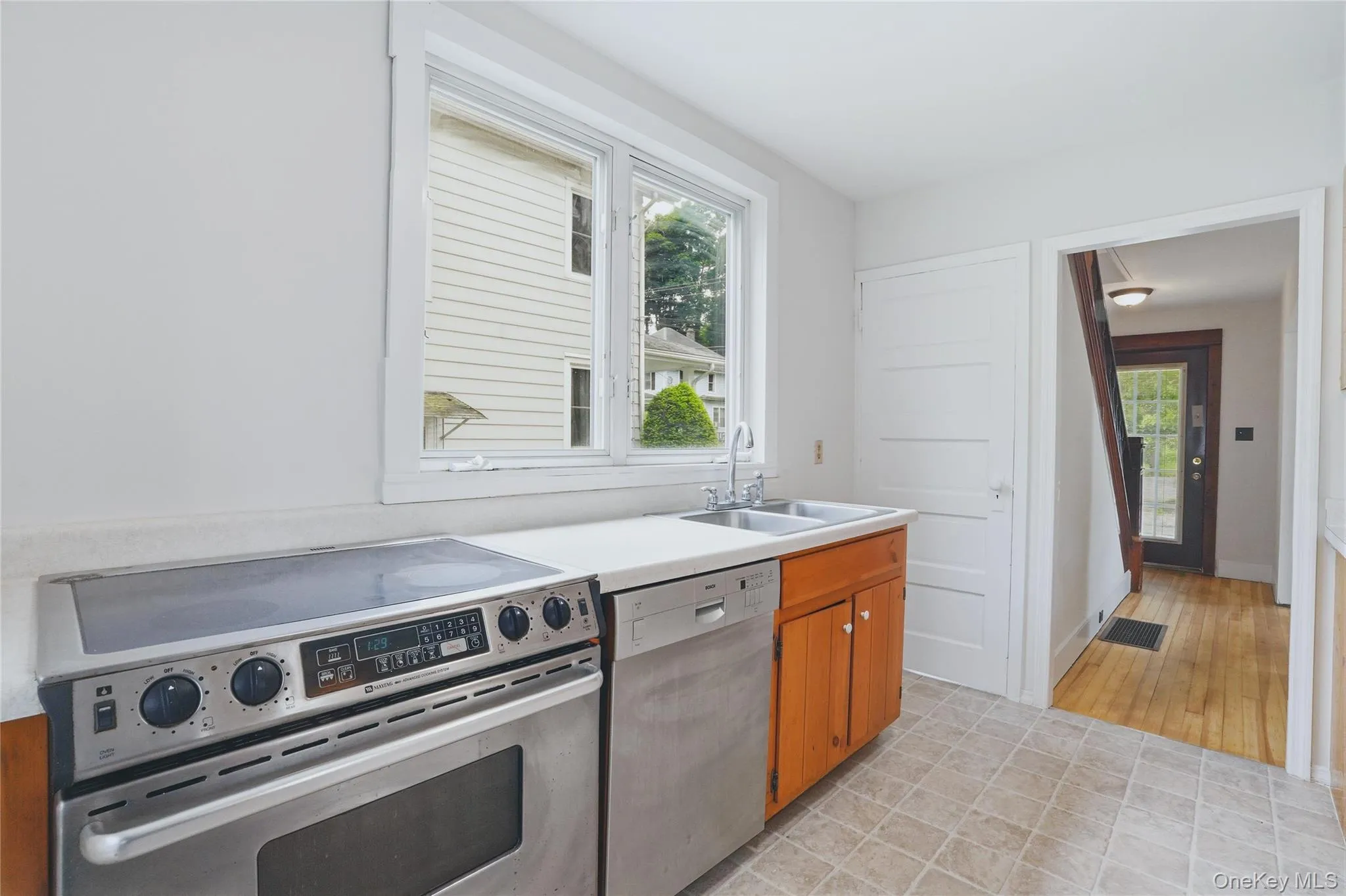122 Andrew Street, Kingston, NY, 3 Bedrooms Bedrooms, 5 Rooms Rooms,1 BathroomBathrooms,Residential,For Rent,Andrew,0,1007067 122 Andrew Street, Kingston, NY, 3 Bedrooms Bedrooms, 5 Rooms Rooms,1 BathroomBathrooms,Residential,For Rent,Andrew,0,1007067