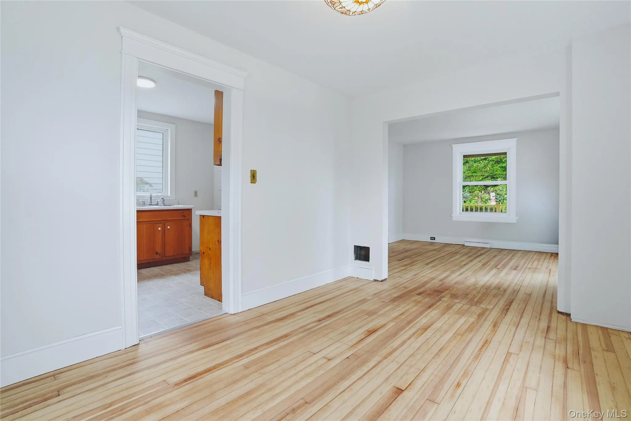 122 Andrew Street, Kingston, NY, 3 Bedrooms Bedrooms, 5 Rooms Rooms,1 BathroomBathrooms,Residential,For Rent,Andrew,0,1007067 122 Andrew Street, Kingston, NY, 3 Bedrooms Bedrooms, 5 Rooms Rooms,1 BathroomBathrooms,Residential,For Rent,Andrew,0,1007067