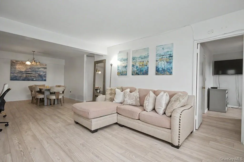 7 Balint Drive, Yonkers, NY, 2 Bedrooms Bedrooms, 5 Rooms Rooms,1 BathroomBathrooms,Residential,For Rent,Balint,0,1007068 7 Balint Drive, Yonkers, NY, 2 Bedrooms Bedrooms, 5 Rooms Rooms,1 BathroomBathrooms,Residential,For Rent,Balint,0,1007068