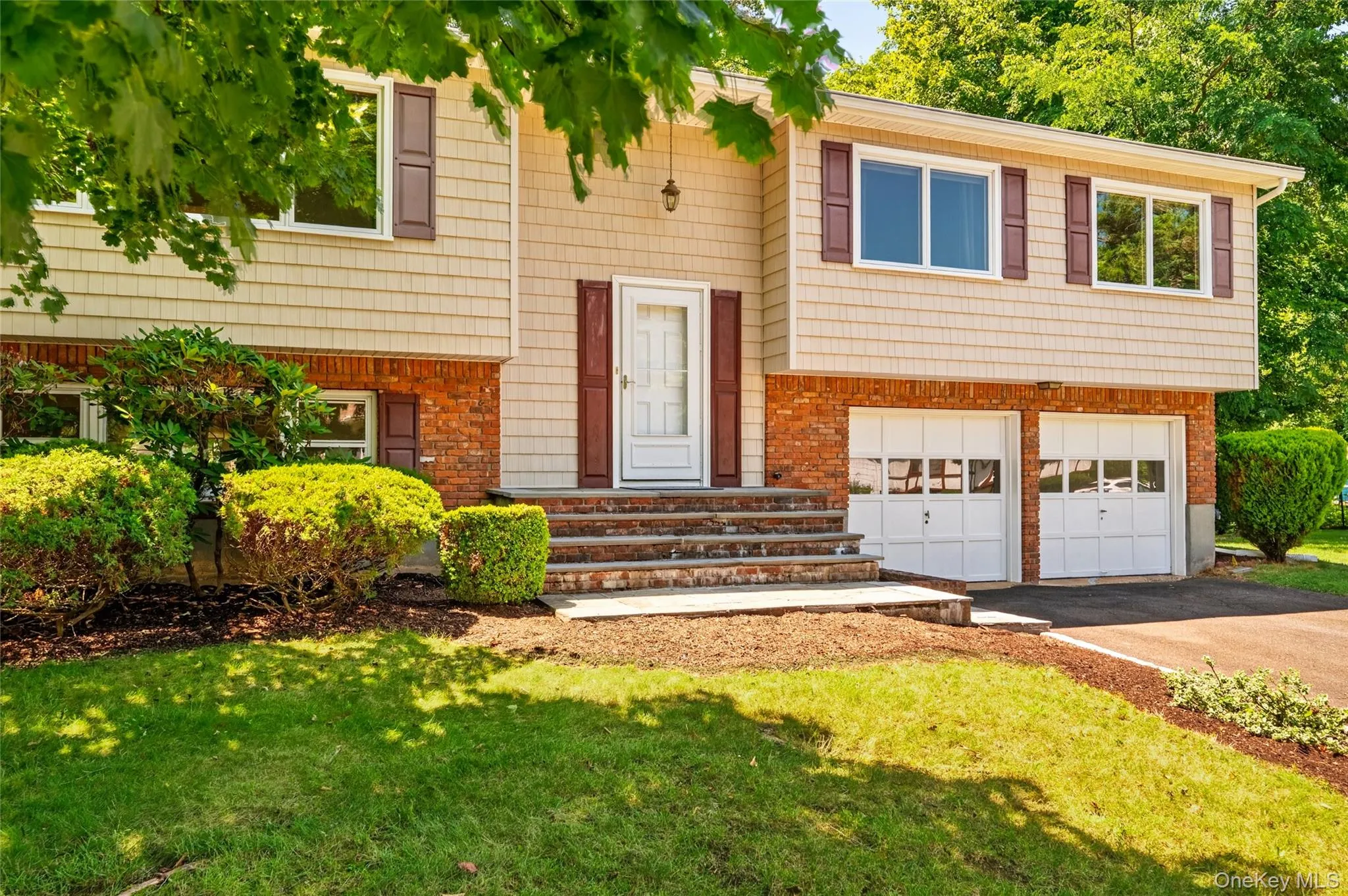 81 Poplar Street, Clarkstown, NY, 4 Bedrooms Bedrooms, 9 Rooms Rooms,3 BathroomsBathrooms,Residential,For Rent,Poplar,0,1007069 81 Poplar Street, Clarkstown, NY, 4 Bedrooms Bedrooms, 9 Rooms Rooms,3 BathroomsBathrooms,Residential,For Rent,Poplar,0,1007069