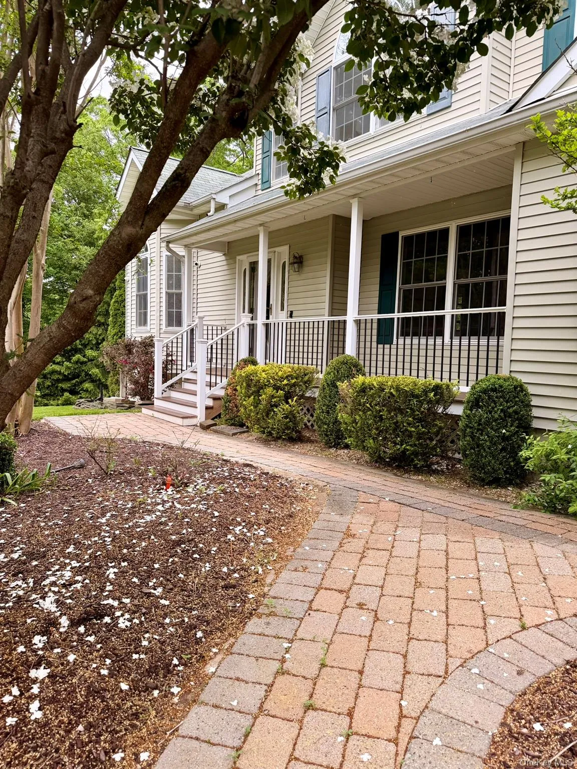 Front Walkway and Porch Front Walkway and Porch
