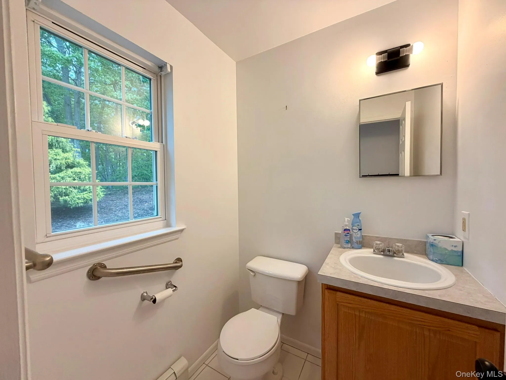 Half Bathroom off Mudroom Half Bathroom off Mudroom
