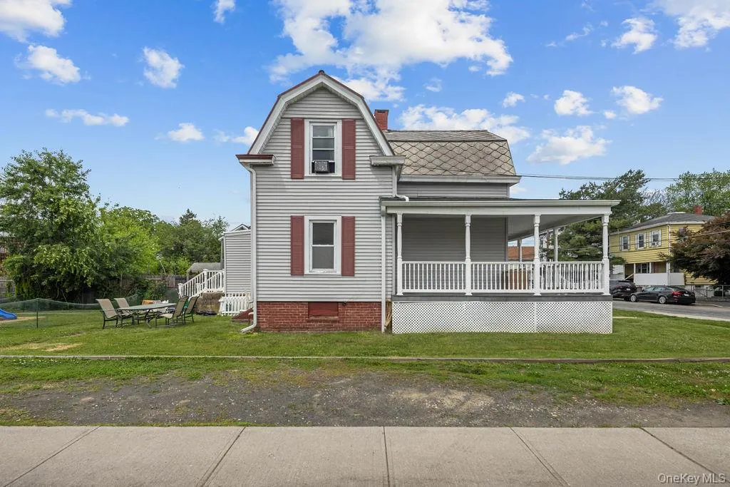 29 Blauvelt Avenue, Haverstraw, NY, 3 Bedrooms Bedrooms, 5 Rooms Rooms,1 BathroomBathrooms,Residential,For Rent,Blauvelt,0,1007079 29 Blauvelt Avenue, Haverstraw, NY, 3 Bedrooms Bedrooms, 5 Rooms Rooms,1 BathroomBathrooms,Residential,For Rent,Blauvelt,0,1007079