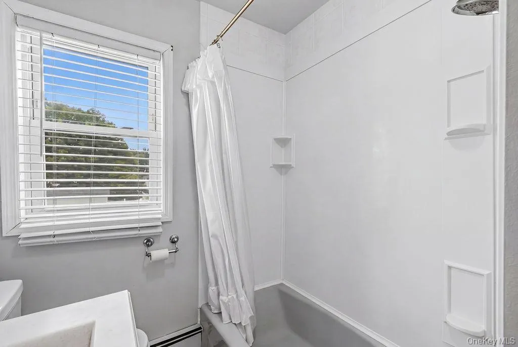 29 Blauvelt Avenue, Haverstraw, NY, 3 Bedrooms Bedrooms, 5 Rooms Rooms,1 BathroomBathrooms,Residential,For Rent,Blauvelt,0,1007079 29 Blauvelt Avenue, Haverstraw, NY, 3 Bedrooms Bedrooms, 5 Rooms Rooms,1 BathroomBathrooms,Residential,For Rent,Blauvelt,0,1007079