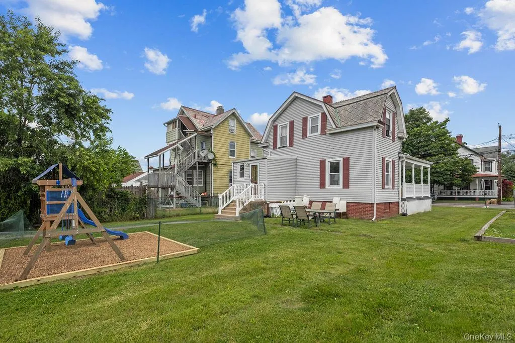 29 Blauvelt Avenue, Haverstraw, NY, 3 Bedrooms Bedrooms, 5 Rooms Rooms,1 BathroomBathrooms,Residential,For Rent,Blauvelt,0,1007079 29 Blauvelt Avenue, Haverstraw, NY, 3 Bedrooms Bedrooms, 5 Rooms Rooms,1 BathroomBathrooms,Residential,For Rent,Blauvelt,0,1007079
