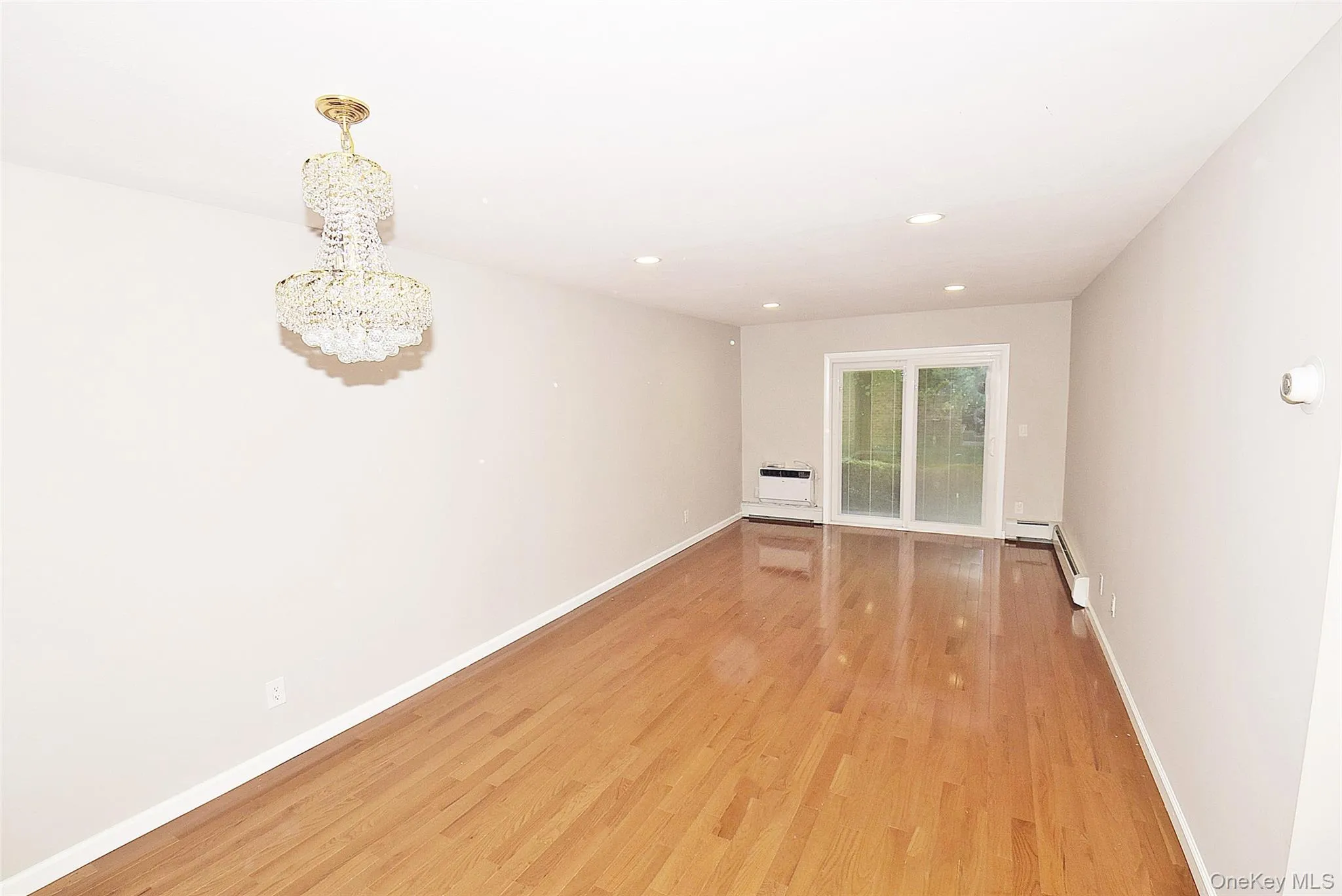 20804 Robert Road, New York, NY, 1 Bedroom Bedrooms, 3 Rooms Rooms,1 BathroomBathrooms,Residential Lease,For Rent,Robert,0,1007080 20804 Robert Road, New York, NY, 1 Bedroom Bedrooms, 3 Rooms Rooms,1 BathroomBathrooms,Residential Lease,For Rent,Robert,0,1007080