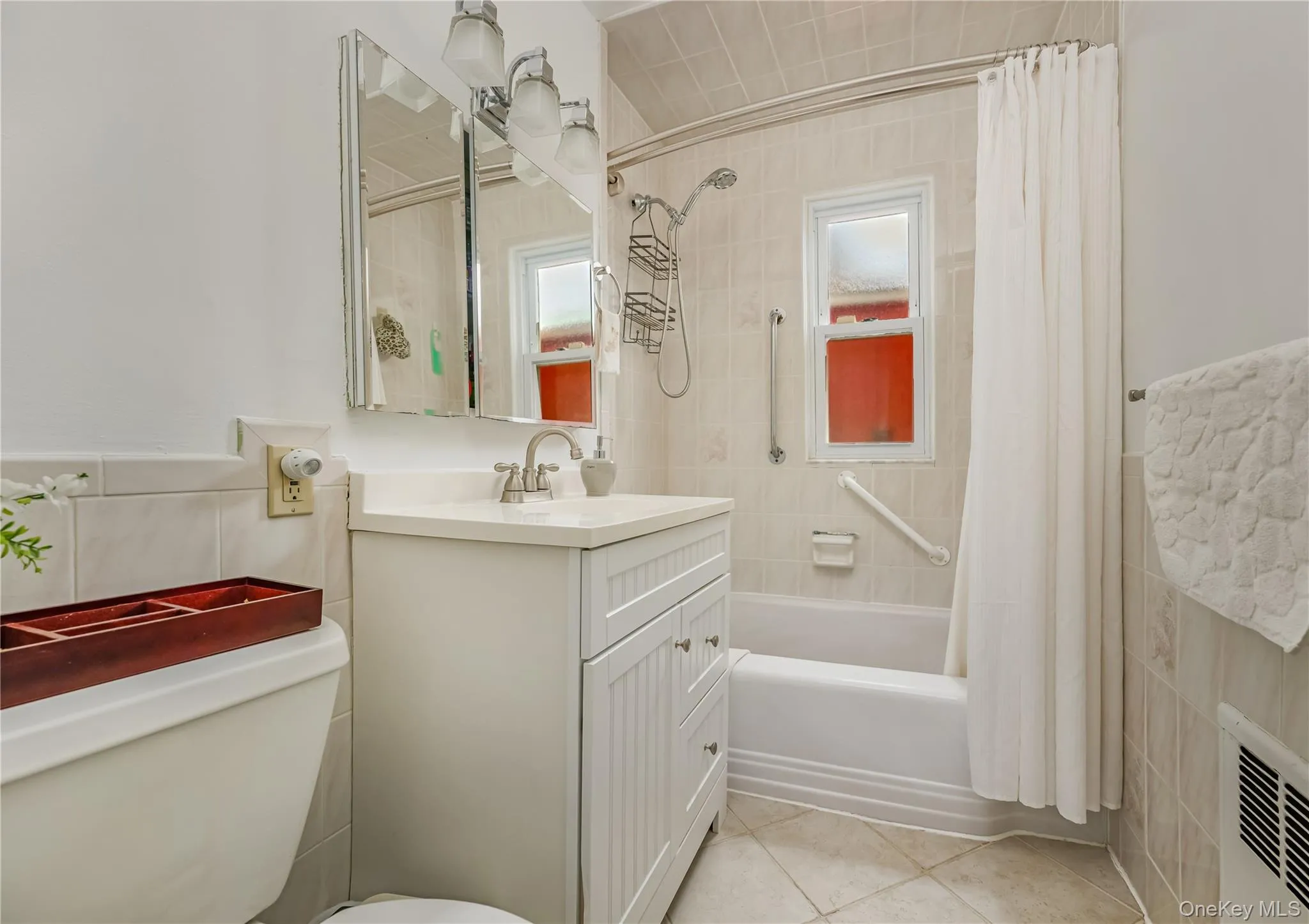 1600 Grand A Avenue, Hempstead, NY, 2 Bedrooms Bedrooms, 5 Rooms Rooms,1 BathroomBathrooms,Residential,For Rent,Grand A,0,1007081 1600 Grand A Avenue, Hempstead, NY, 2 Bedrooms Bedrooms, 5 Rooms Rooms,1 BathroomBathrooms,Residential,For Rent,Grand A,0,1007081