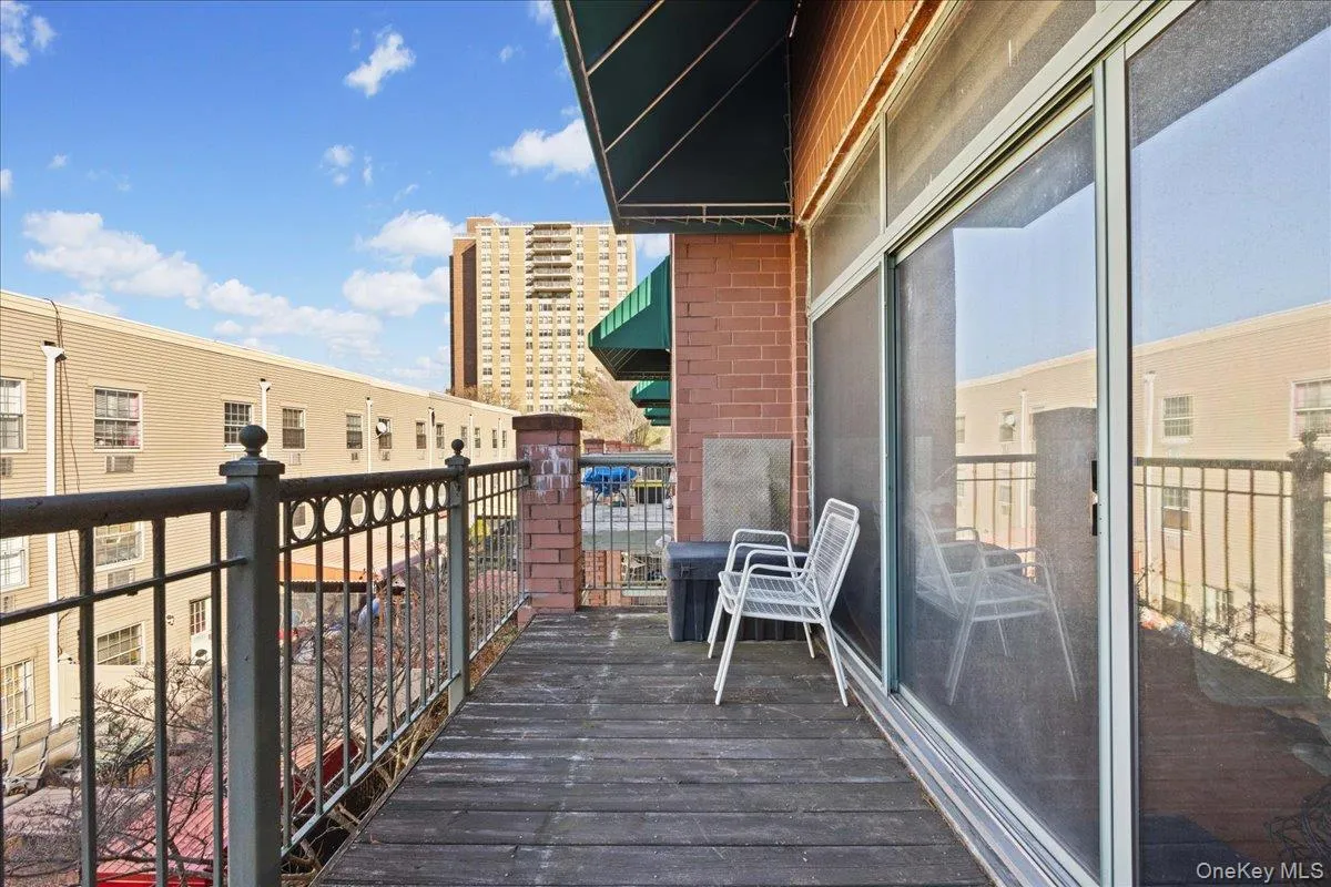 566 Louisiana Avenue, New York, NY, 3 Bedrooms Bedrooms, 6 Rooms Rooms,2 BathroomsBathrooms,Residential,For Rent,Louisiana,0,1007083 566 Louisiana Avenue, New York, NY, 3 Bedrooms Bedrooms, 6 Rooms Rooms,2 BathroomsBathrooms,Residential,For Rent,Louisiana,0,1007083