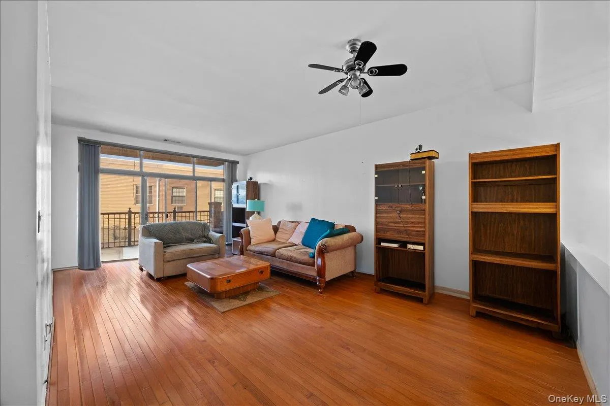 566 Louisiana Avenue, New York, NY, 3 Bedrooms Bedrooms, 6 Rooms Rooms,2 BathroomsBathrooms,Residential,For Rent,Louisiana,0,1007083 566 Louisiana Avenue, New York, NY, 3 Bedrooms Bedrooms, 6 Rooms Rooms,2 BathroomsBathrooms,Residential,For Rent,Louisiana,0,1007083