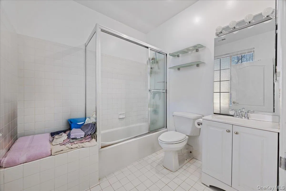 566 Louisiana Avenue, New York, NY, 3 Bedrooms Bedrooms, 6 Rooms Rooms,2 BathroomsBathrooms,Residential,For Rent,Louisiana,0,1007083 566 Louisiana Avenue, New York, NY, 3 Bedrooms Bedrooms, 6 Rooms Rooms,2 BathroomsBathrooms,Residential,For Rent,Louisiana,0,1007083