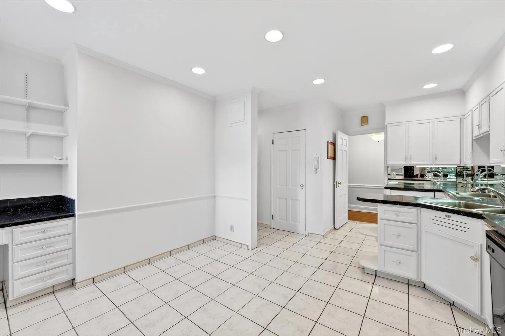 10 Brooklands, Yonkers, NY, 4 Bedrooms Bedrooms, 7 Rooms Rooms,2 BathroomsBathrooms,Residential,For Rent,Brooklands,0,1007086 10 Brooklands, Yonkers, NY, 4 Bedrooms Bedrooms, 7 Rooms Rooms,2 BathroomsBathrooms,Residential,For Rent,Brooklands,0,1007086