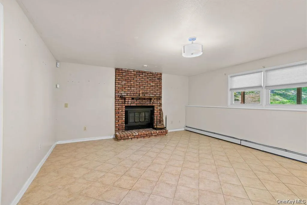 9 Jackson Street, Woodbury, NY, 4 Bedrooms Bedrooms, 7 Rooms Rooms,3 BathroomsBathrooms,Residential Lease,For Rent,Jackson,0,1007089 9 Jackson Street, Woodbury, NY, 4 Bedrooms Bedrooms, 7 Rooms Rooms,3 BathroomsBathrooms,Residential Lease,For Rent,Jackson,0,1007089