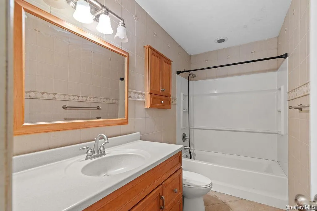 9 Jackson Street, Woodbury, NY, 4 Bedrooms Bedrooms, 7 Rooms Rooms,3 BathroomsBathrooms,Residential Lease,For Rent,Jackson,0,1007089 9 Jackson Street, Woodbury, NY, 4 Bedrooms Bedrooms, 7 Rooms Rooms,3 BathroomsBathrooms,Residential Lease,For Rent,Jackson,0,1007089